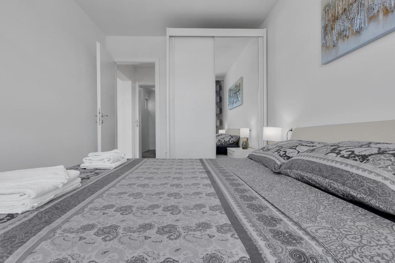 Apartment Navis, Sea View Makarska Exterior photo